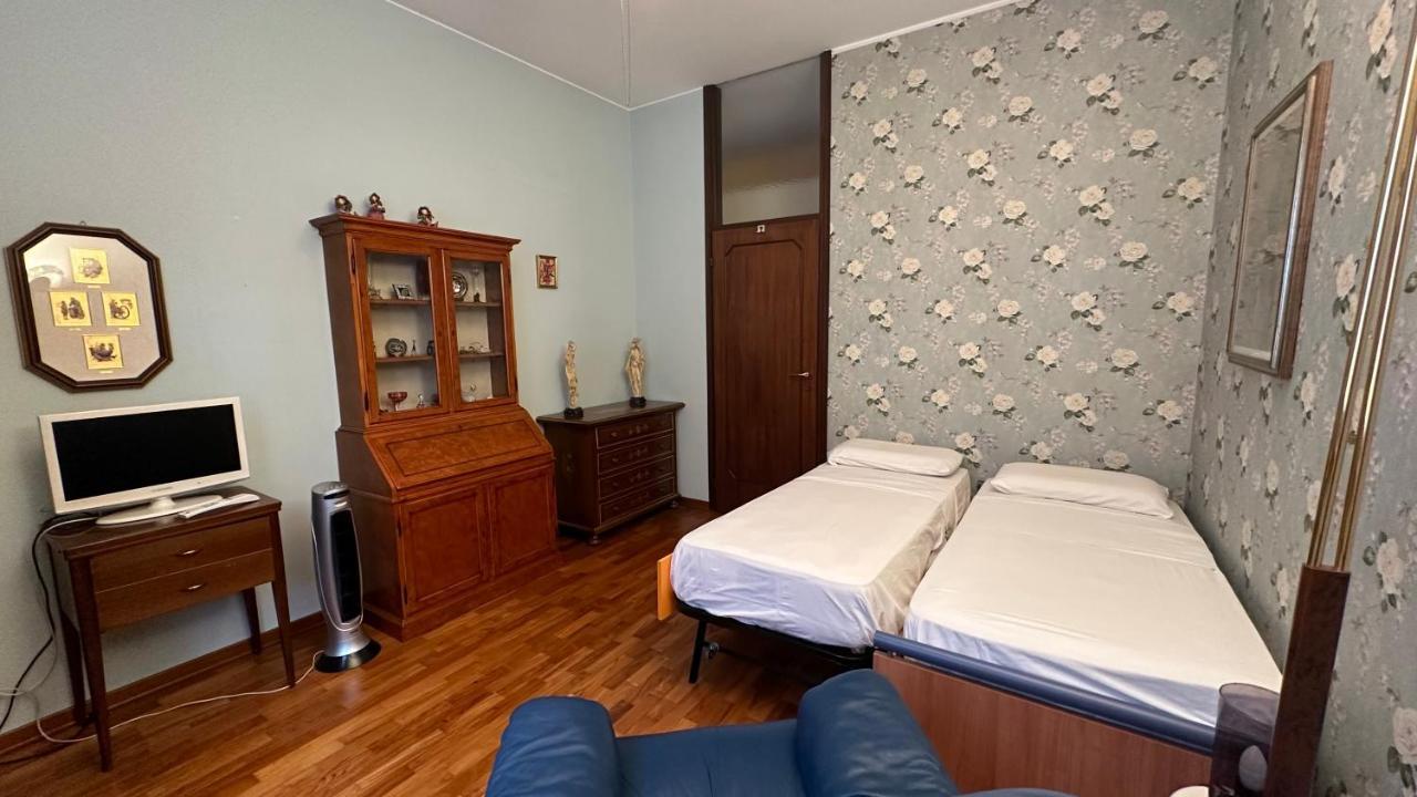 Dehomes - Two Bedrooms, Terrace, Wi-Fi, Tram To Centre & Rho Fiera Mailand Exterior foto