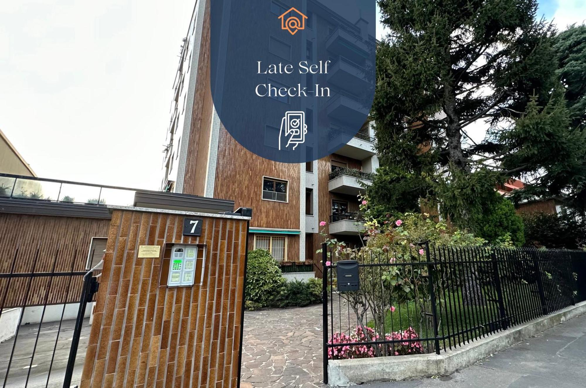 Dehomes - Two Bedrooms, Terrace, Wi-Fi, Tram To Centre & Rho Fiera Mailand Exterior foto
